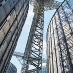 Wykładziny z węglika krzemu, a odporność na ścieranie – co warto wiedzieć?