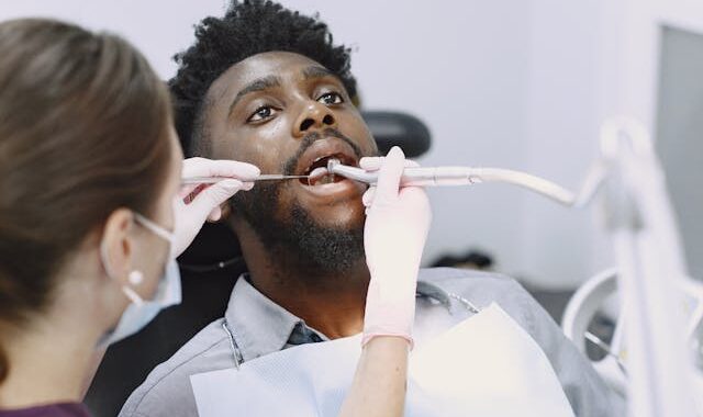 Jak wygląda konsultacja przed implantami cyrkonowymi?