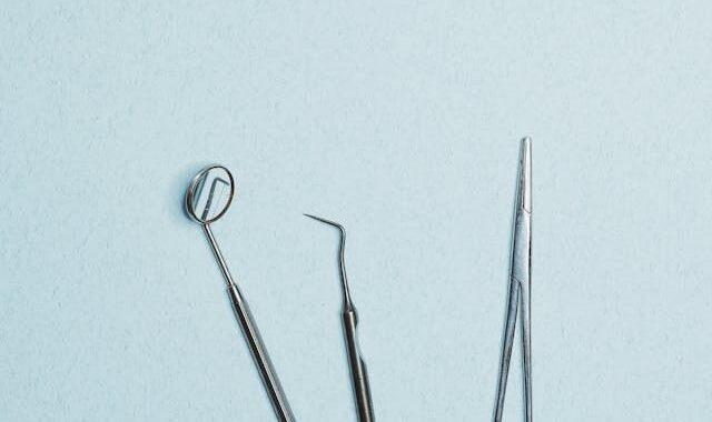 Czy krwawienie dziąseł to powód do wizyty u periodontologa?